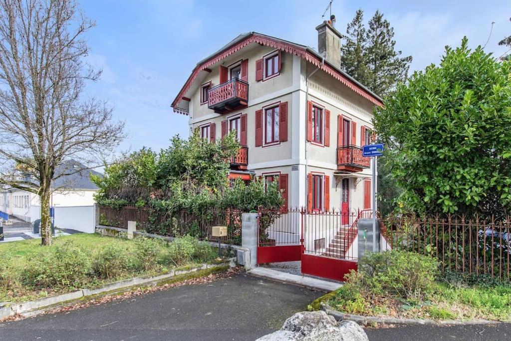 Repaire Du Bagnerais Lägenhet Bagnères-de-Bigorre Exteriör bild